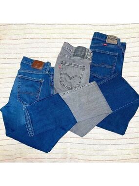 **Bundle: Assorted men’s denim jeans: see description**